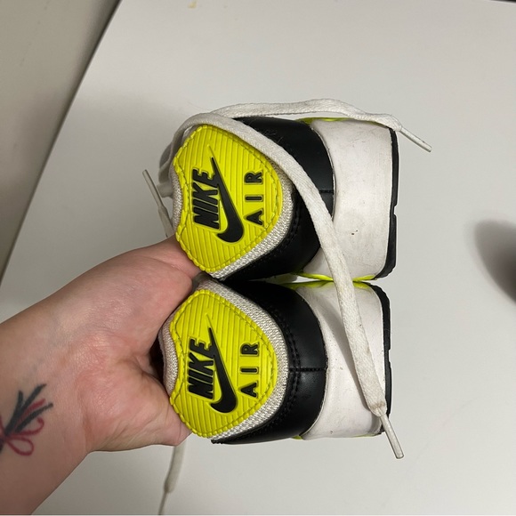 Nike Air Max 90 Volt 2020 Size 7 US Mens - Picture 5 of 6